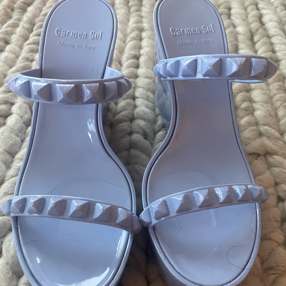 Carmen Sol Wedge